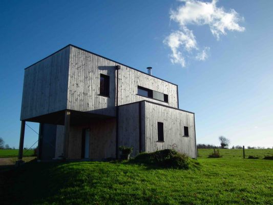 Faites construire votre maison contemporaine en bois avec E2R Constructeur CMI de maisons bois en Normandie.